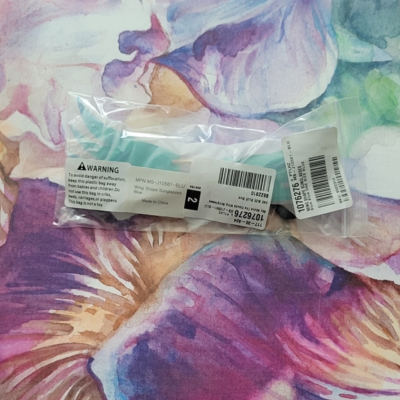 Sky Above The Clouds Multi-Colored Wing Sunglasses - Picture 3 of 5